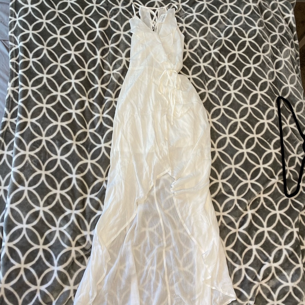 Kla Long White Wrap Tie Fuffle Dress